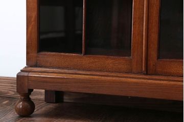 アンティーク家具　イギリスアンティーク　古いオーク材の小ぶりなキャビネット(本箱)