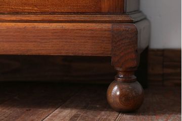 アンティーク家具　イギリスアンティーク　古いオーク材の小ぶりなキャビネット(本箱)