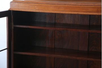 アンティーク家具　イギリスアンティーク　古いオーク材の小ぶりなキャビネット(本箱)