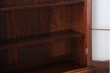 アンティーク家具　イギリスアンティーク　古いオーク材の小ぶりなキャビネット(本箱)