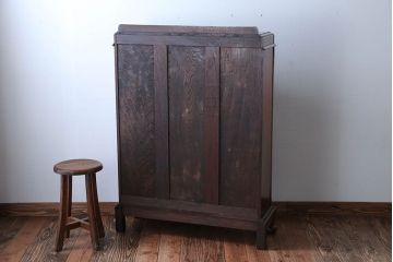 アンティーク家具　イギリスアンティーク　古いオーク材の小ぶりなキャビネット(本箱)