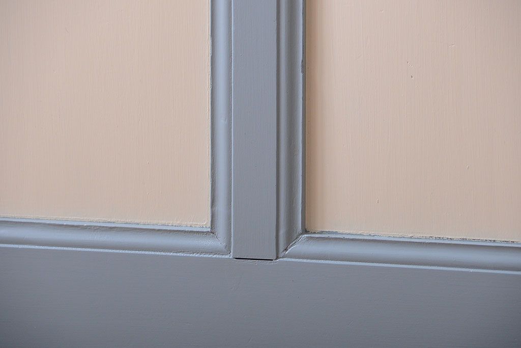 アンティーク　モールガラス入りのおしゃれなペイントドア