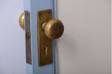 アンティーク　モールガラス入りのおしゃれなペイントドア