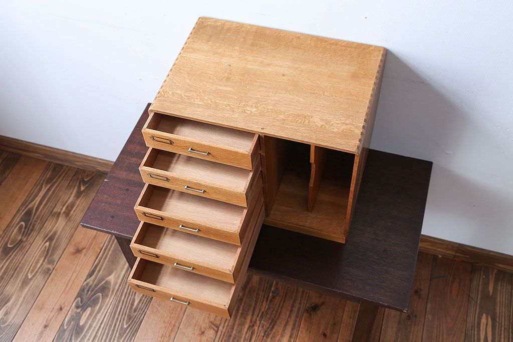 レトロ家具　昭和レトロ　ネームプレート付き!古い木製の書類ケース付き小引き出し