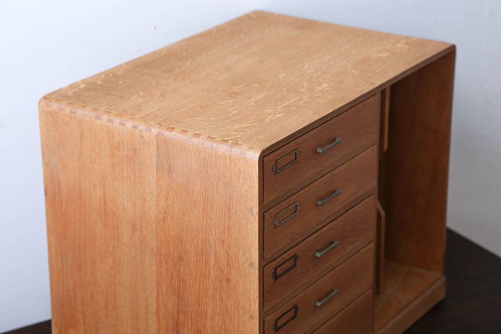 レトロ家具　昭和レトロ　ネームプレート付き!古い木製の書類ケース付き小引き出し