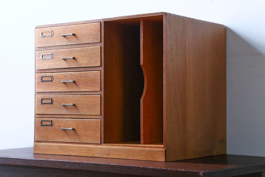 レトロ家具　昭和レトロ　ネームプレート付き!古い木製の書類ケース付き小引き出し