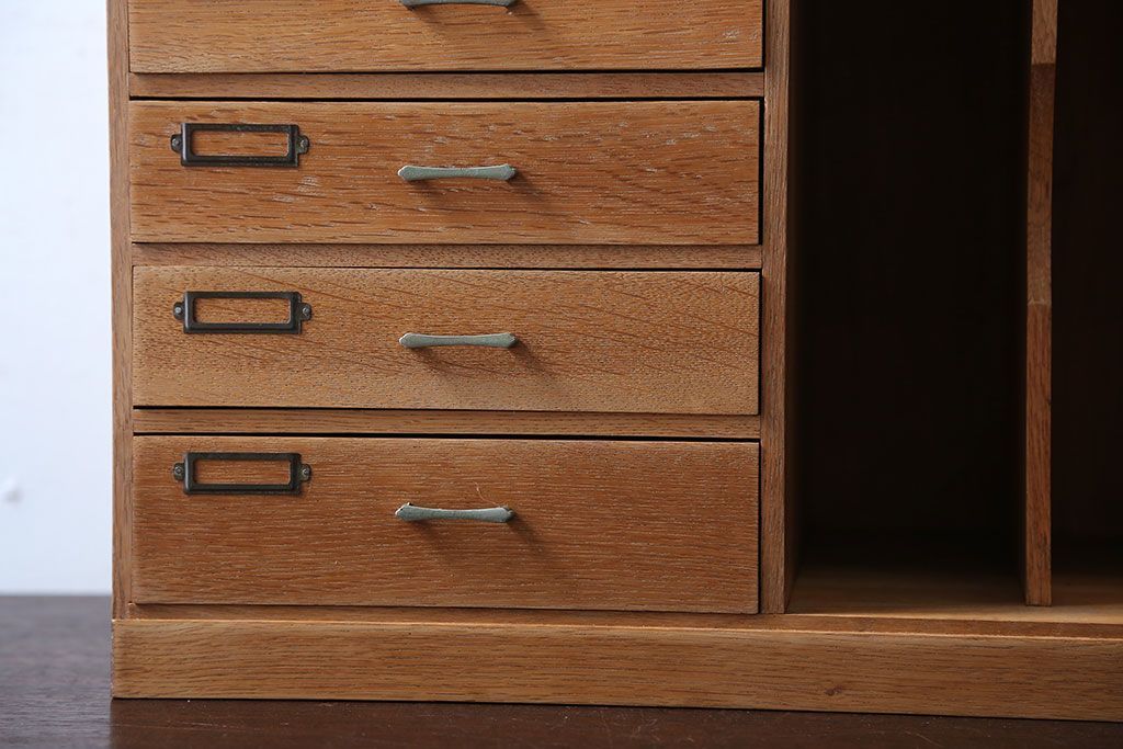 レトロ家具　昭和レトロ　ネームプレート付き!古い木製の書類ケース付き小引き出し