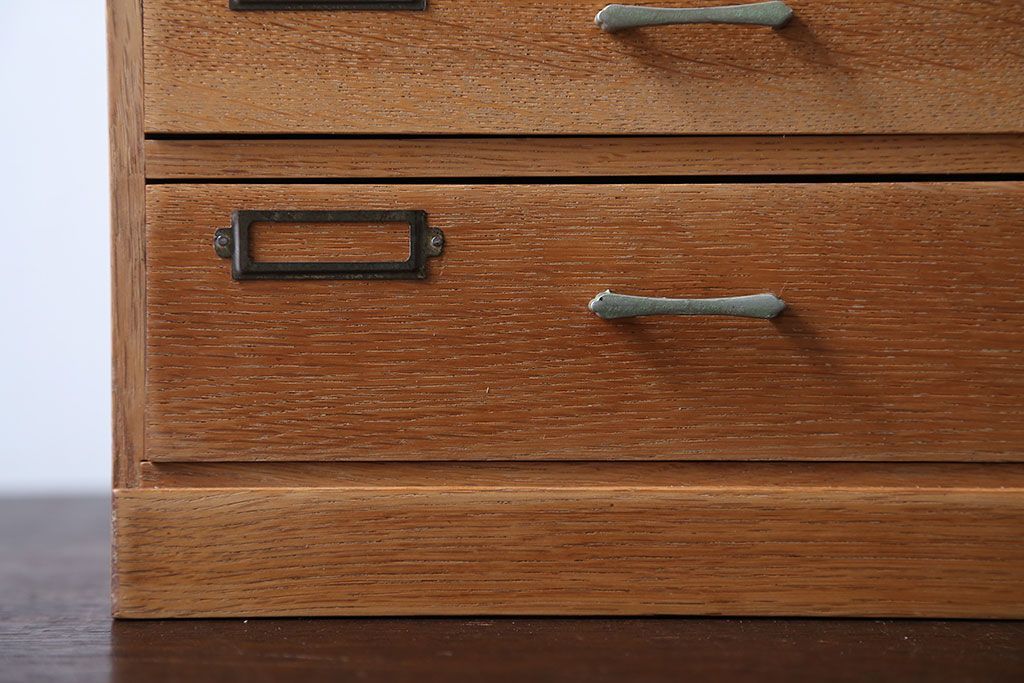 レトロ家具　昭和レトロ　ネームプレート付き!古い木製の書類ケース付き小引き出し