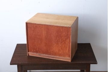 レトロ家具　昭和レトロ　ネームプレート付き!古い木製の書類ケース付き小引き出し