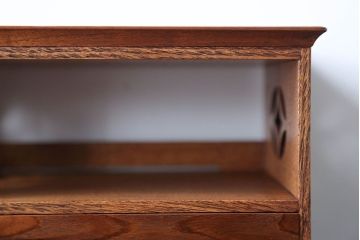 アンティーク雑貨　和製アンティーク　透かし彫りが上品な高級花台(小引き出し・飾り棚)