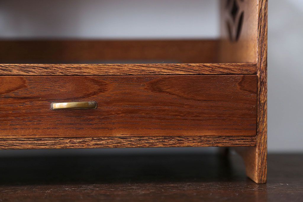 アンティーク雑貨　和製アンティーク　透かし彫りが上品な高級花台(小引き出し・飾り棚)