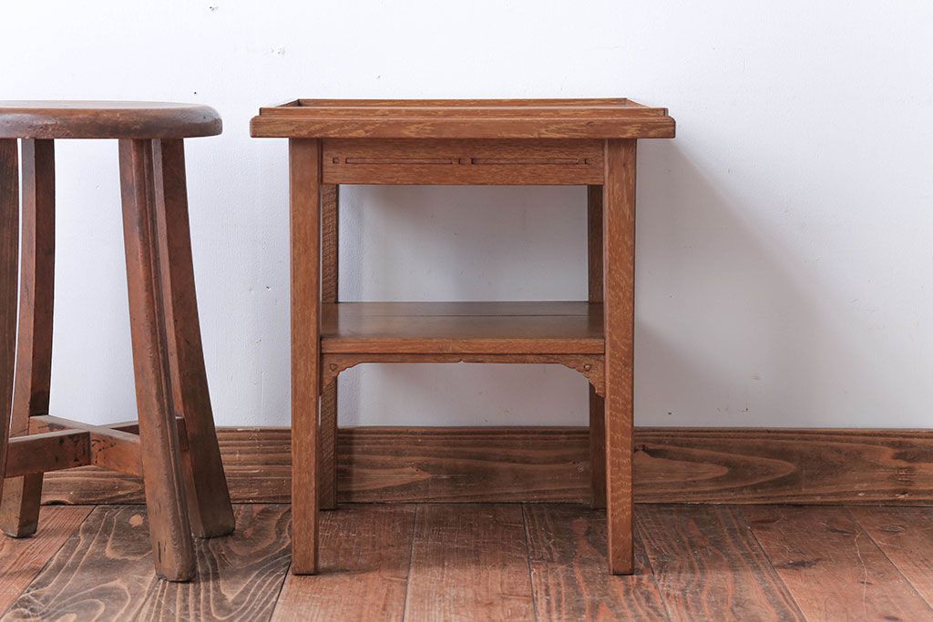 アンティーク家具　和製アンティーク　古いナラ材のサイドテーブル(花台)