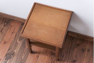 アンティーク家具　和製アンティーク　古いナラ材のサイドテーブル(花台)