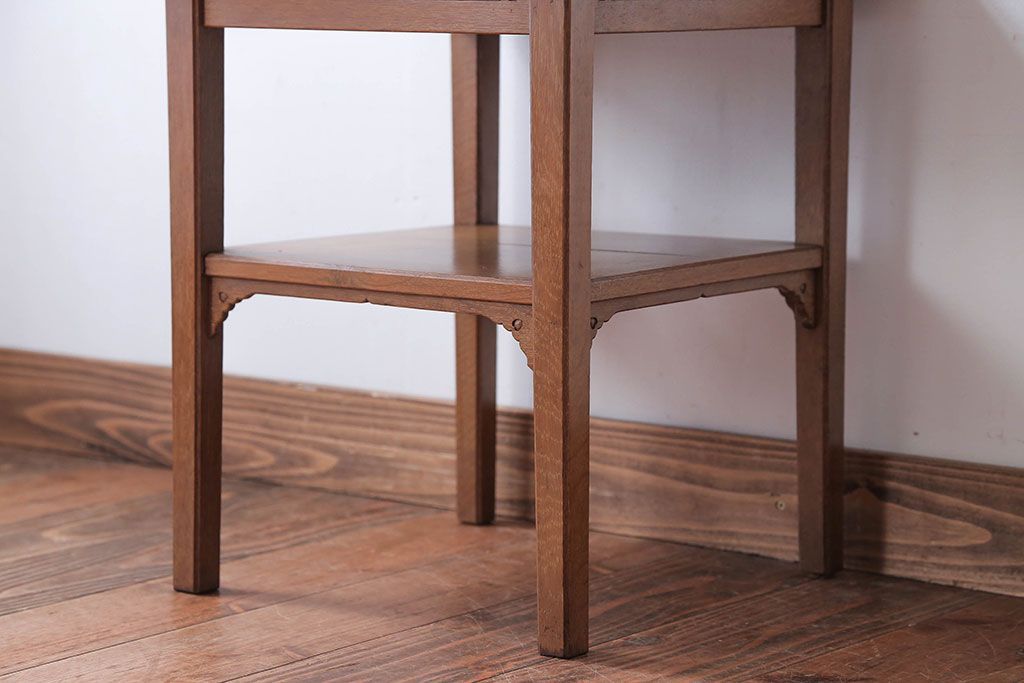 アンティーク家具　和製アンティーク　古いナラ材のサイドテーブル(花台)