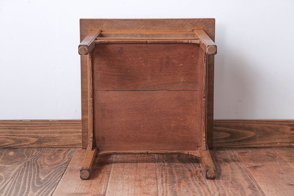 アンティーク家具　和製アンティーク　古いナラ材のサイドテーブル(花台)