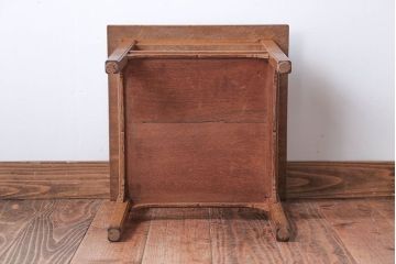 アンティーク家具　和製アンティーク　古いナラ材のサイドテーブル(花台)