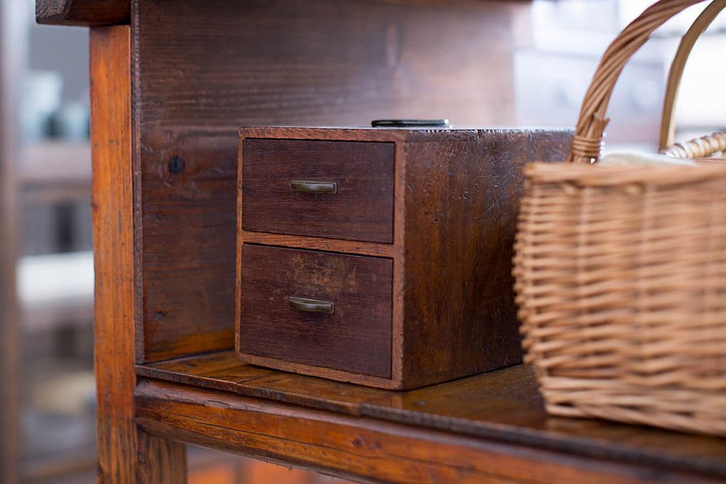 アンティーク家具　和製アンティーク　古い木の印箱(小引き出し)