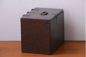 アンティーク家具　古民具・骨董　総栗材・銅金具のアンティーク小物入れ(小引き出し)