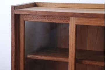 アンティーク家具　アンティーク　三方栗材の高級キャビネット