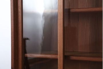 アンティーク家具　アンティーク　三方栗材の高級キャビネット