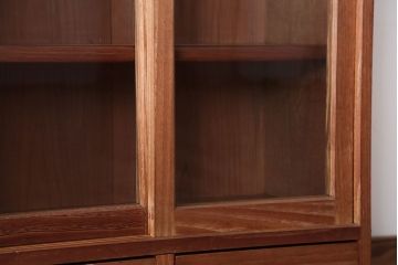 アンティーク家具　アンティーク　三方栗材の高級キャビネット