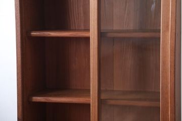 アンティーク家具　アンティーク　三方栗材の高級キャビネット