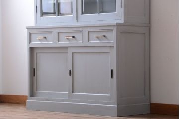 アンティーク家具　アンティークペイント　上品でおしゃれなカップボード(食器棚)