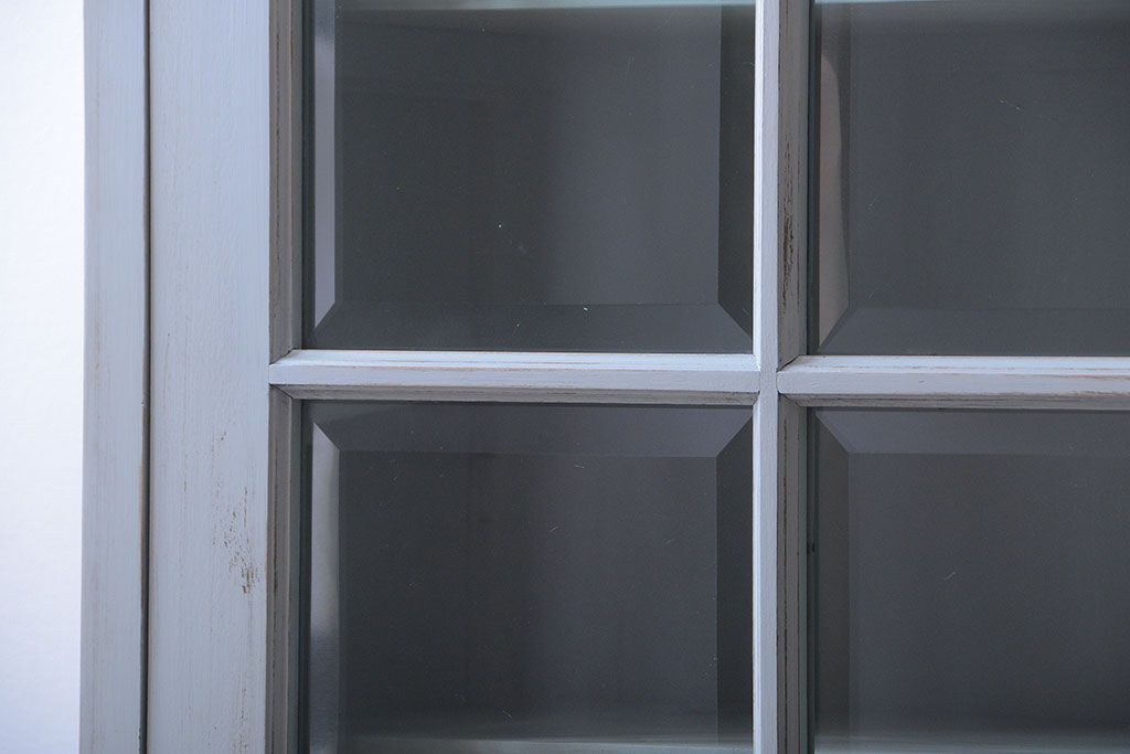 アンティーク家具　アンティークペイント　上品でおしゃれなカップボード(食器棚)