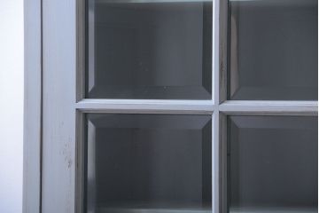 アンティーク家具　アンティークペイント　上品でおしゃれなカップボード(食器棚)