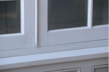 アンティーク家具　アンティークペイント　上品でおしゃれなカップボード(食器棚)