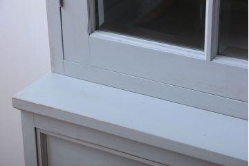 アンティーク家具　アンティークペイント　上品でおしゃれなカップボード(食器棚)