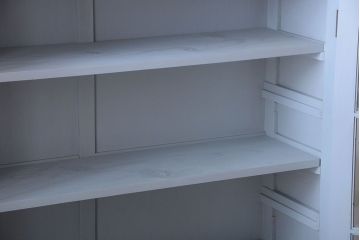 アンティーク家具　アンティークペイント　上品でおしゃれなカップボード(食器棚)