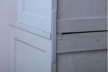 アンティーク家具　アンティークペイント　上品でおしゃれなカップボード(食器棚)