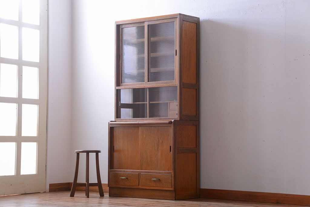 レトロ家具　和製アンティーク　背のたかいレトロな作業台付きカップボード(食器棚)