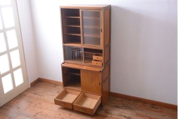 レトロ家具　和製アンティーク　背のたかいレトロな作業台付きカップボード(食器棚)