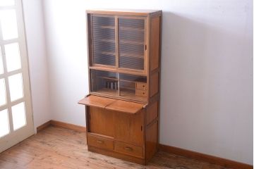 レトロ家具　和製アンティーク　背のたかいレトロな作業台付きカップボード(食器棚)