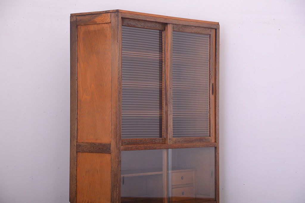 レトロ家具　和製アンティーク　背のたかいレトロな作業台付きカップボード(食器棚)