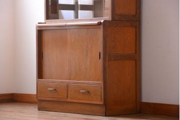 レトロ家具　和製アンティーク　背のたかいレトロな作業台付きカップボード(食器棚)