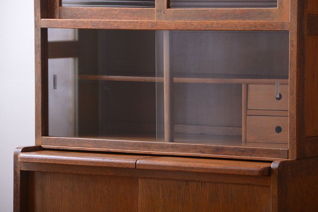 レトロ家具　和製アンティーク　背のたかいレトロな作業台付きカップボード(食器棚)