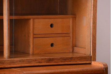 レトロ家具　和製アンティーク　背のたかいレトロな作業台付きカップボード(食器棚)