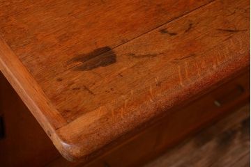 レトロ家具　和製アンティーク　背のたかいレトロな作業台付きカップボード(食器棚)