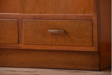 レトロ家具　和製アンティーク　背のたかいレトロな作業台付きカップボード(食器棚)