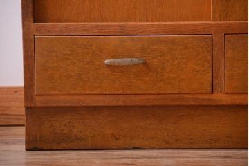 レトロ家具　和製アンティーク　背のたかいレトロな作業台付きカップボード(食器棚)