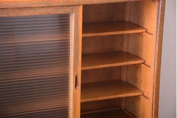 レトロ家具　和製アンティーク　背のたかいレトロな作業台付きカップボード(食器棚)