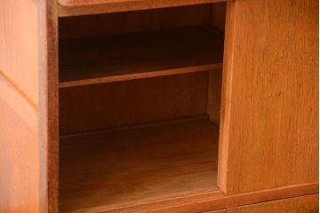 レトロ家具　和製アンティーク　背のたかいレトロな作業台付きカップボード(食器棚)