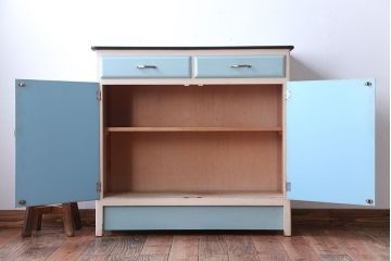 ヴィンテージ家具　 イギリスビンテージ　レトロでかわいいキッチンキャビネット(サイドボード)