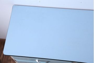 ヴィンテージ家具　 イギリスビンテージ　レトロでかわいいキッチンキャビネット(サイドボード)