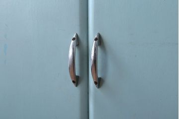 ヴィンテージ家具　 イギリスビンテージ　レトロでかわいいキッチンキャビネット(サイドボード)