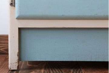 ヴィンテージ家具　 イギリスビンテージ　レトロでかわいいキッチンキャビネット(サイドボード)