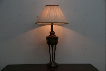 中古　ヤマギワ(yamagiwa)　シックなテーブルスタンド